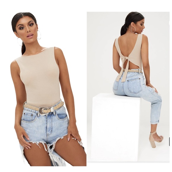 PRETTYLITTLETHING - Tan Bow Open Back Thong Bodysuit - Picture 2 of 6